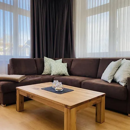 Binzer Meerlust Im Haus Jahreszeiten * Остзебад Бинц