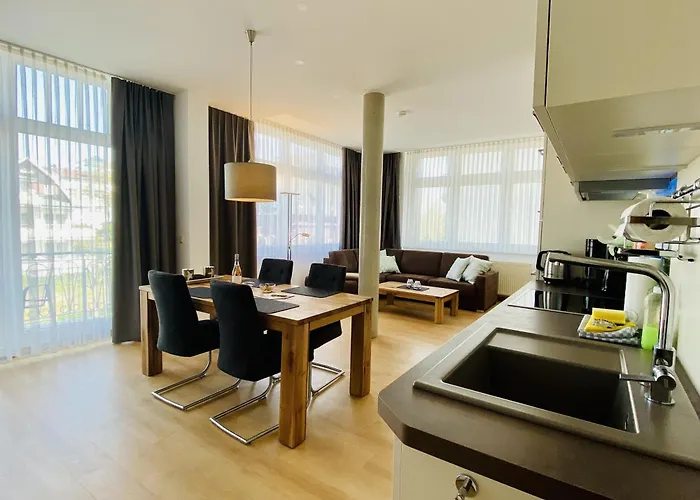 Binzer Meerlust Im Haus Jahreszeiten Остзебад Бинц