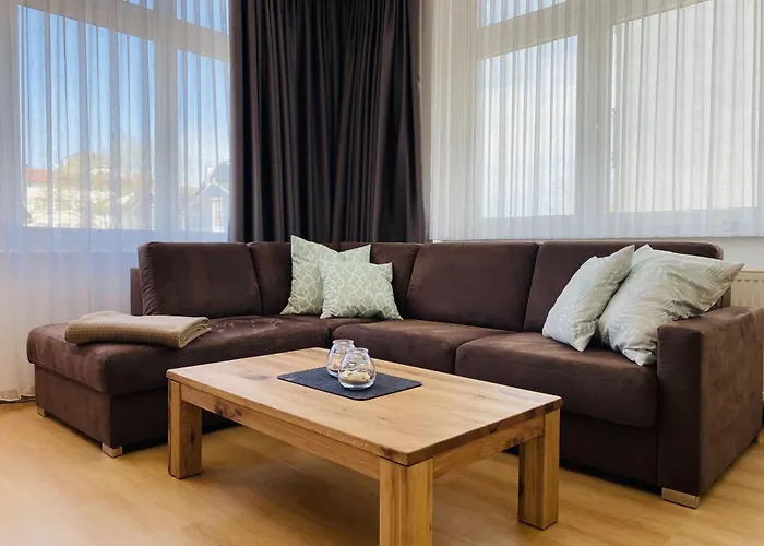 Binzer Meerlust Im Haus Jahreszeiten * Остзебад Бинц